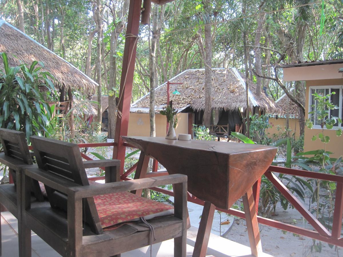 Jj Beach Resort & Jj Seafood Koh Phayam Esterno foto