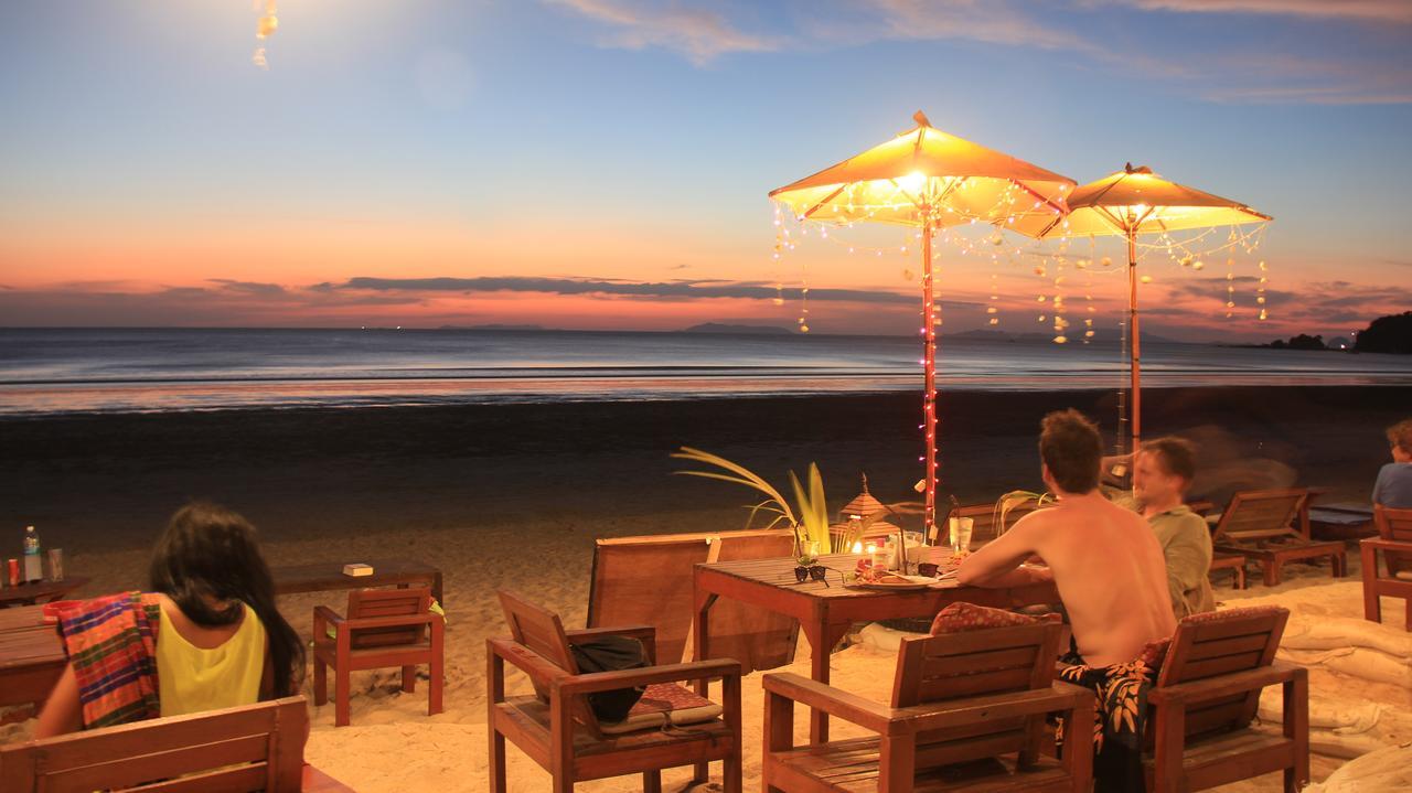 Jj Beach Resort & Jj Seafood Koh Phayam Esterno foto