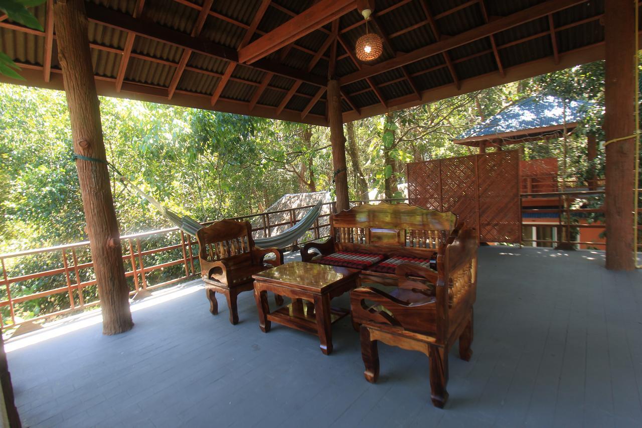 Jj Beach Resort & Jj Seafood Koh Phayam Esterno foto