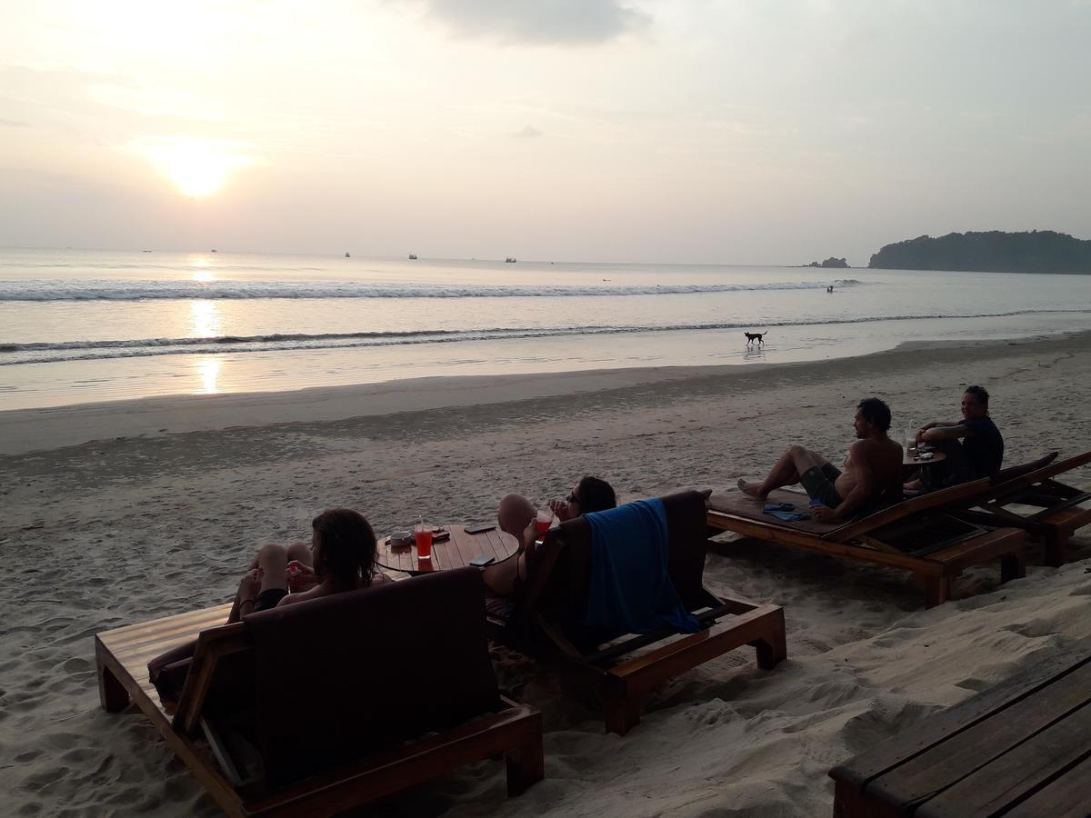 Jj Beach Resort & Jj Seafood Koh Phayam Esterno foto