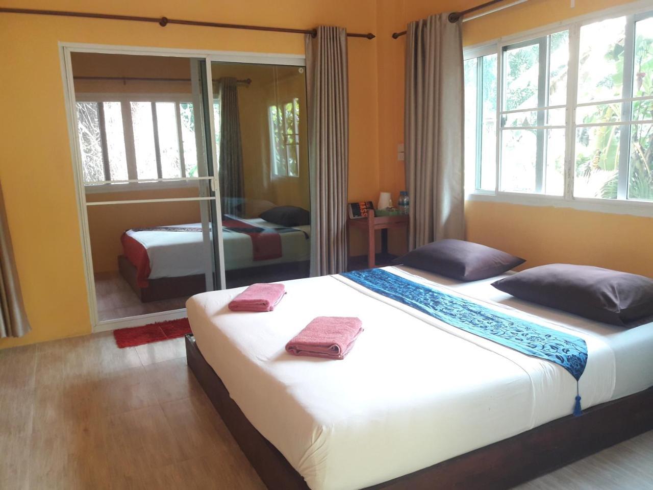Jj Beach Resort & Jj Seafood Koh Phayam Esterno foto